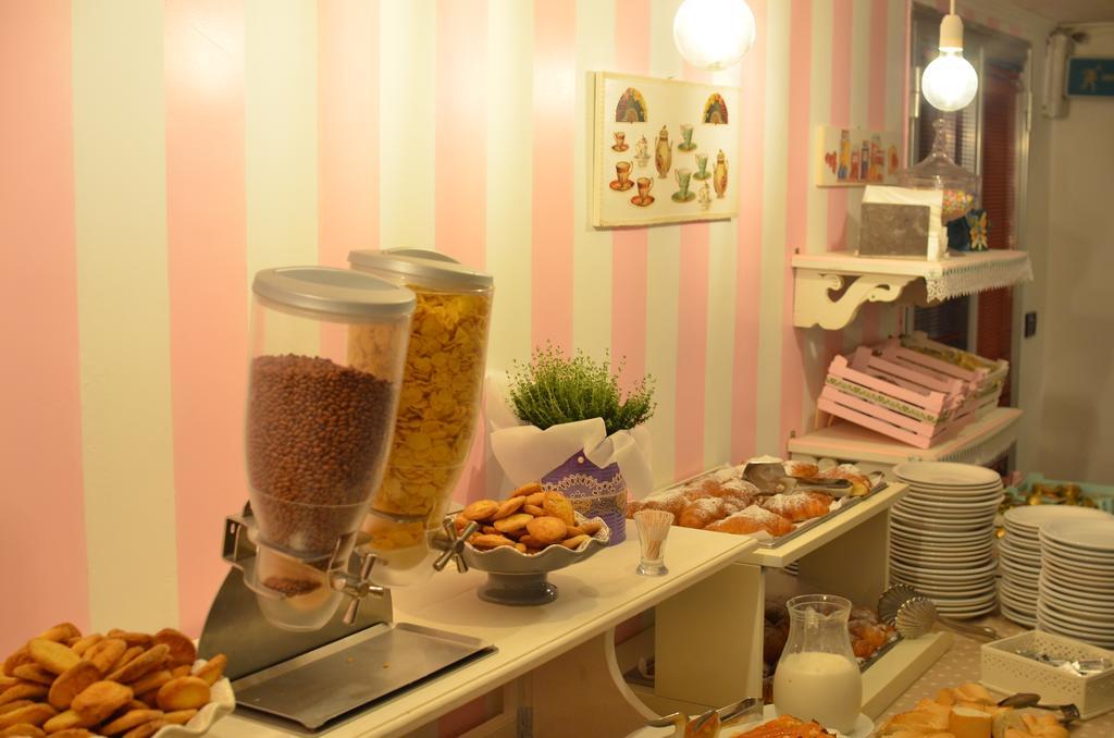 Hotel Tre Stelle リミニ エクステリア 写真